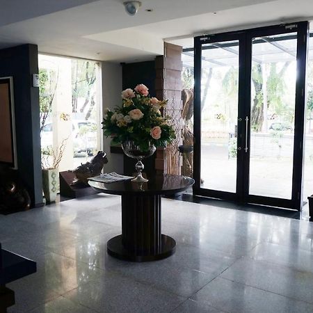Rumah Nenek Hotel And Restaurant Padang  Bagian luar foto