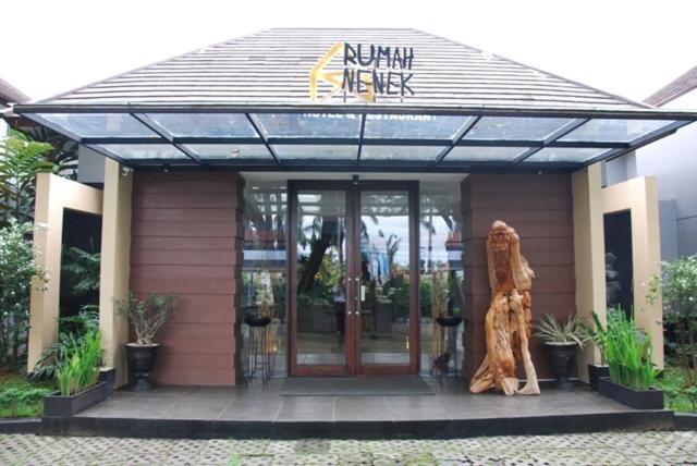 Rumah Nenek Hotel And Restaurant Padang  Bagian luar foto