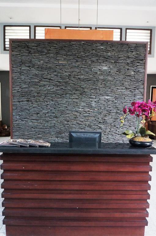 Rumah Nenek Hotel And Restaurant Padang  Bagian luar foto