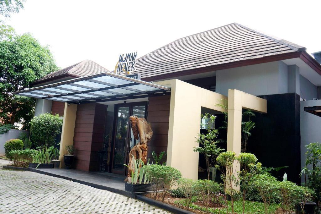 Rumah Nenek Hotel And Restaurant Padang  Ruang foto